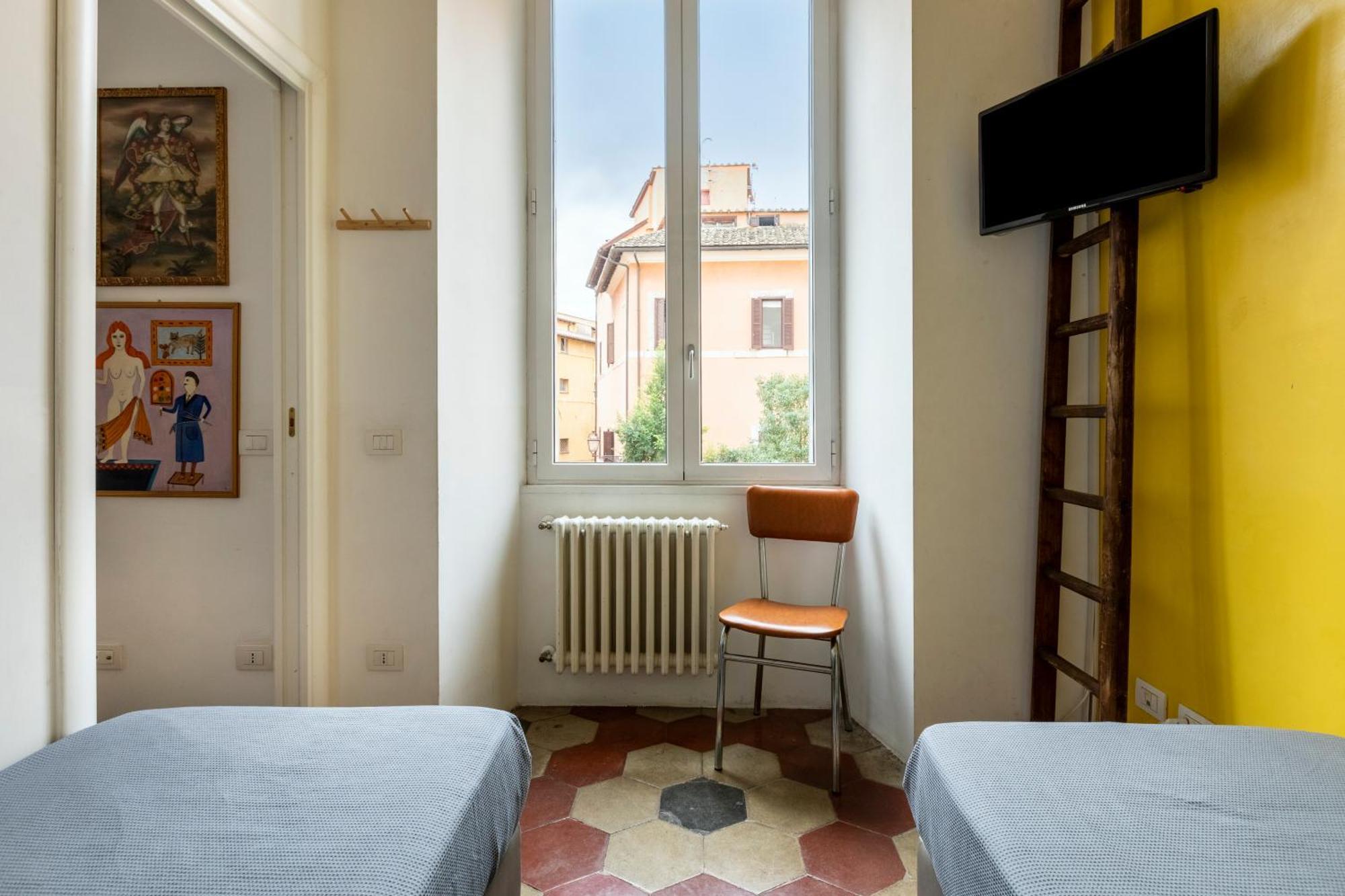 Colosseo Apartment- Heart Of Rione Monti Rome Bagian luar foto