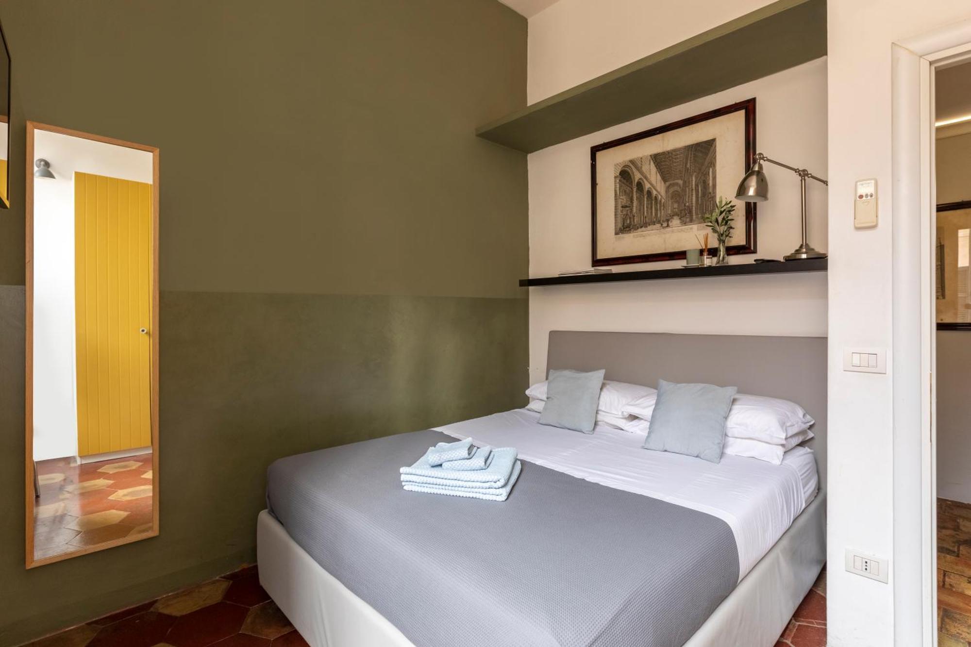 Colosseo Apartment- Heart Of Rione Monti Rome Bagian luar foto